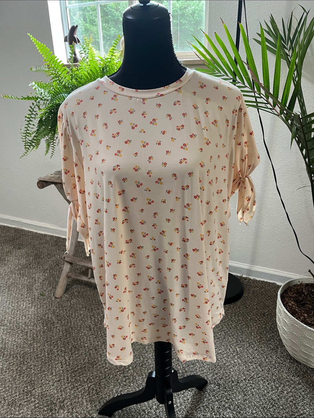 Women's Cream Floral Tie-Sleeve Top
